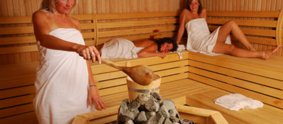 Sauna a masáž – luxusní relax, nebo nebezpečí?